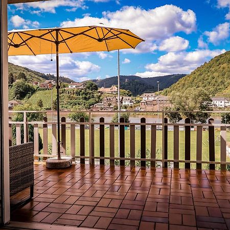 Traumaussicht Kamin Balkon Burgblick 65 Zoll Tv Netflix Sky Joyn Lindenplatz Lägenhet Bullay Exteriör bild